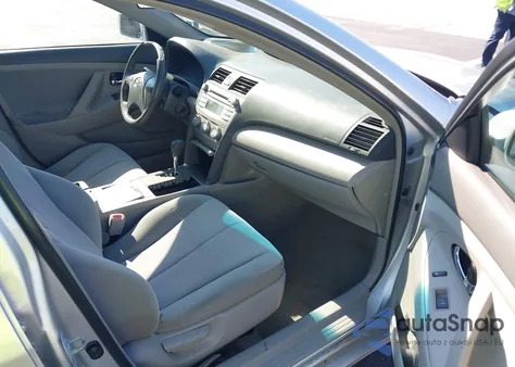 2011 Toyota Camry z USA, uszkodzony, nr VIN 4T4BF3EK5BR211226